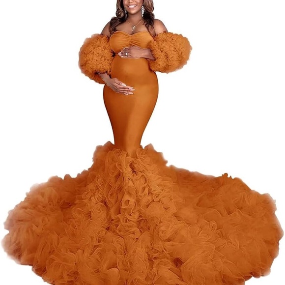 Elegant Burt Orange Maternity Gown - Picture 1 of 2